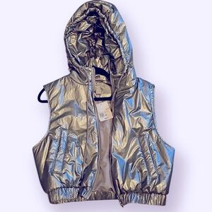 Women’s Metallic silver zip vest with hood